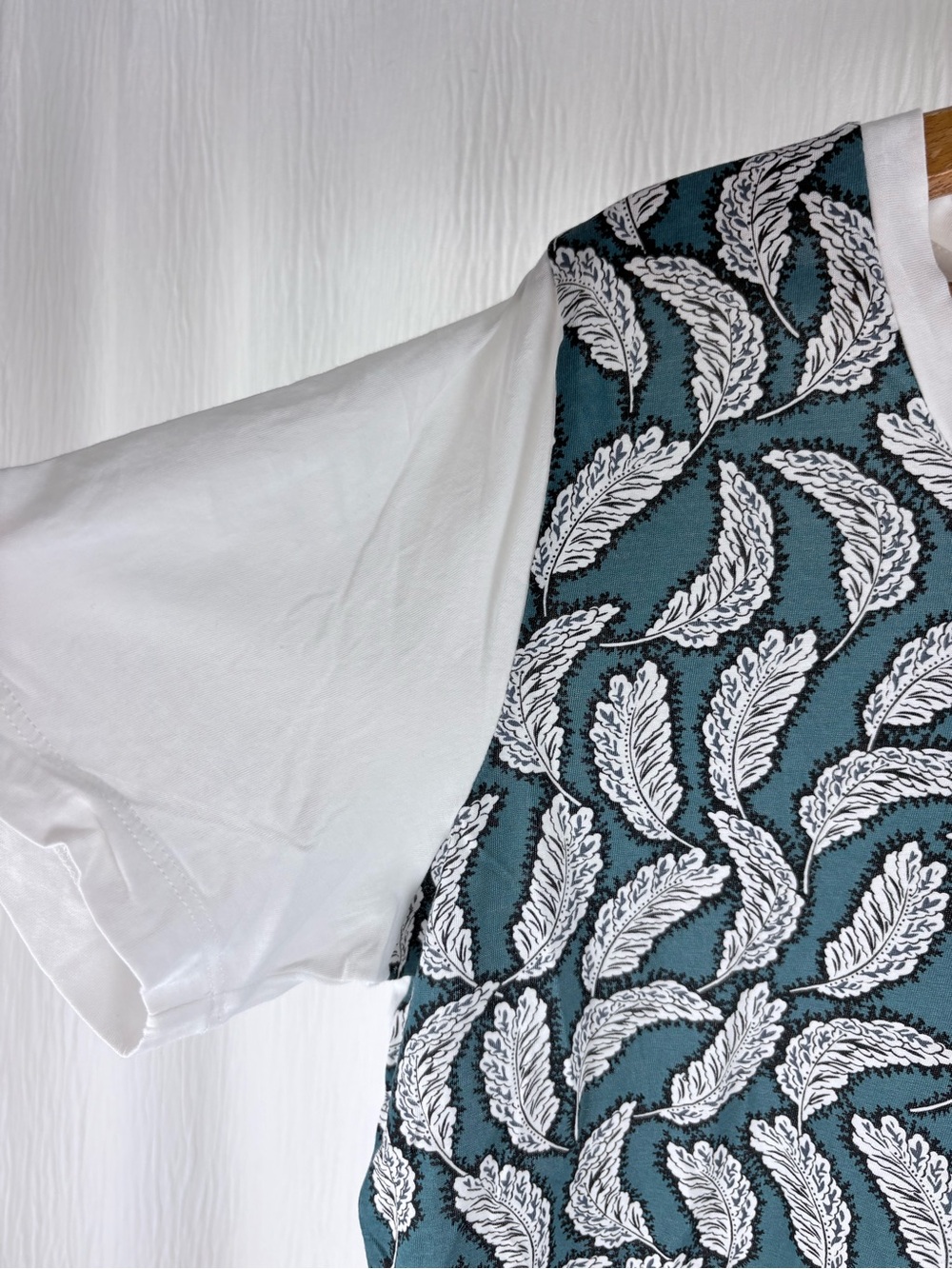 Burberry Brit Cotton Short Sleeve Tee, Teal and White, Size Small - Picture 3 of 9